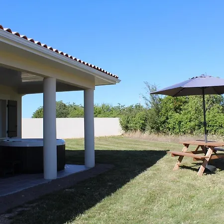 Casa de Férias Lou, Famille Et Bien Avec Jacuzzi Fontenay-le-Comte