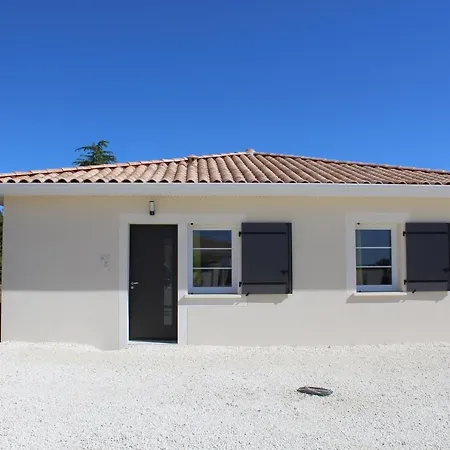 Holiday home Lou, Famille Et Bien Etre Avec Jacuzzi *