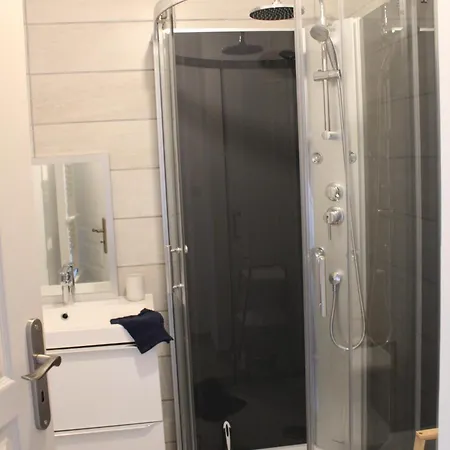 Lou, Famille Et Bien Etre Avec Jacuzzi * Fontenay-le-Comte