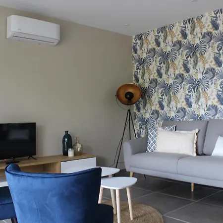 Lou, Famille Et Bien Avec Jacuzzi