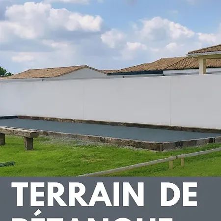 Lou, Famille Et Bien Avec Jacuzzi