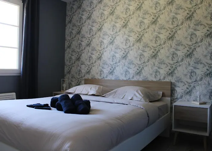 Lou, Famille Et Bien Etre Avec Jacuzzi בית נופש